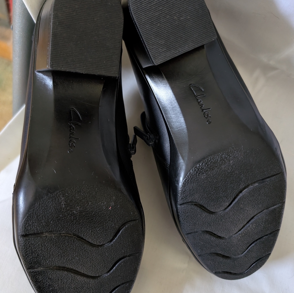 Clarks Navy Blue Leather Ankle Boots Sz 9 - Picture 6 of 7